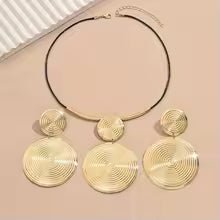 Round Pendant Necklace & Earrings Set